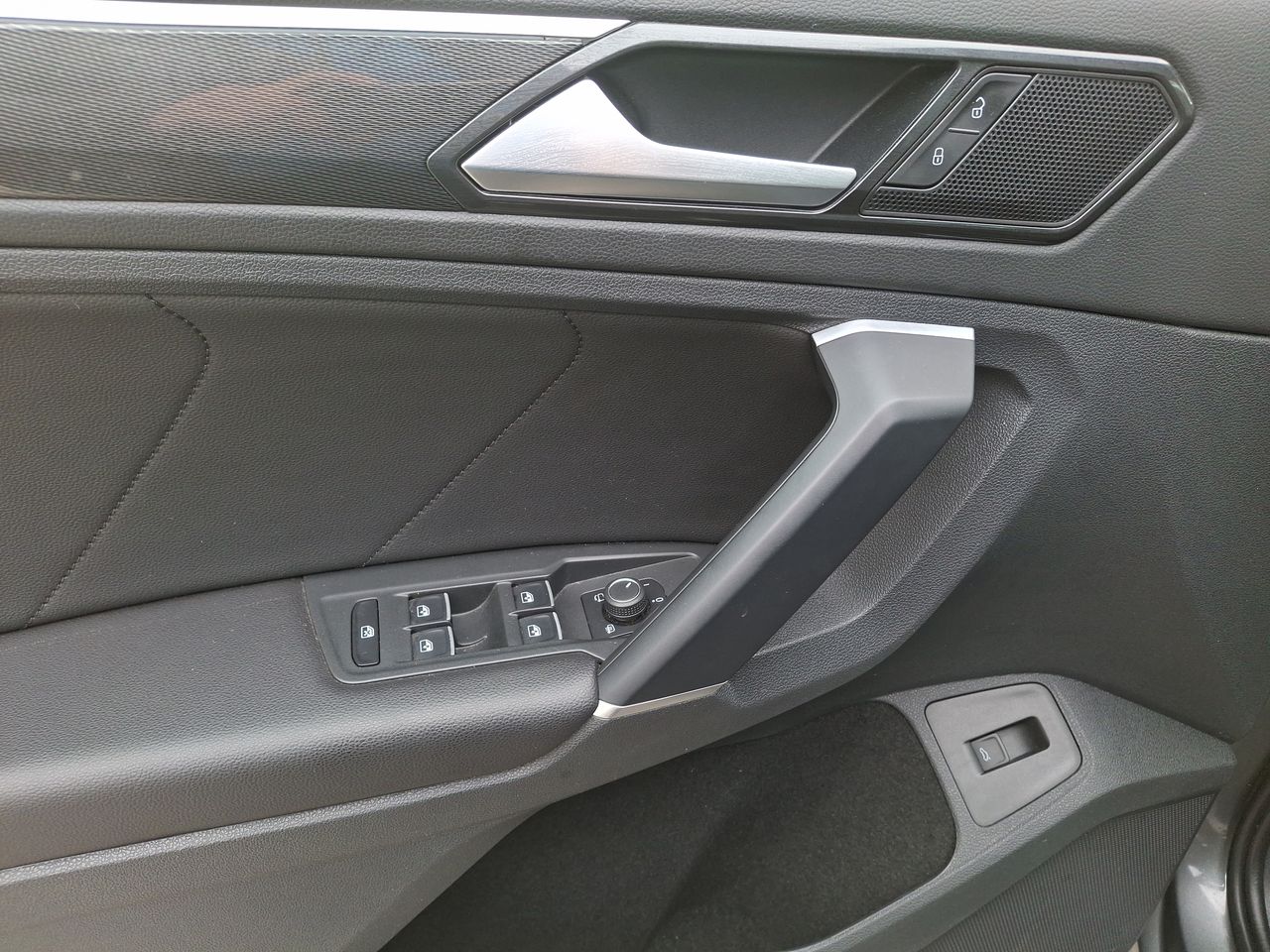 VOLKSWAGEN - 20