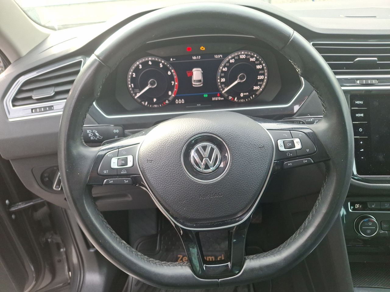 VOLKSWAGEN - 23