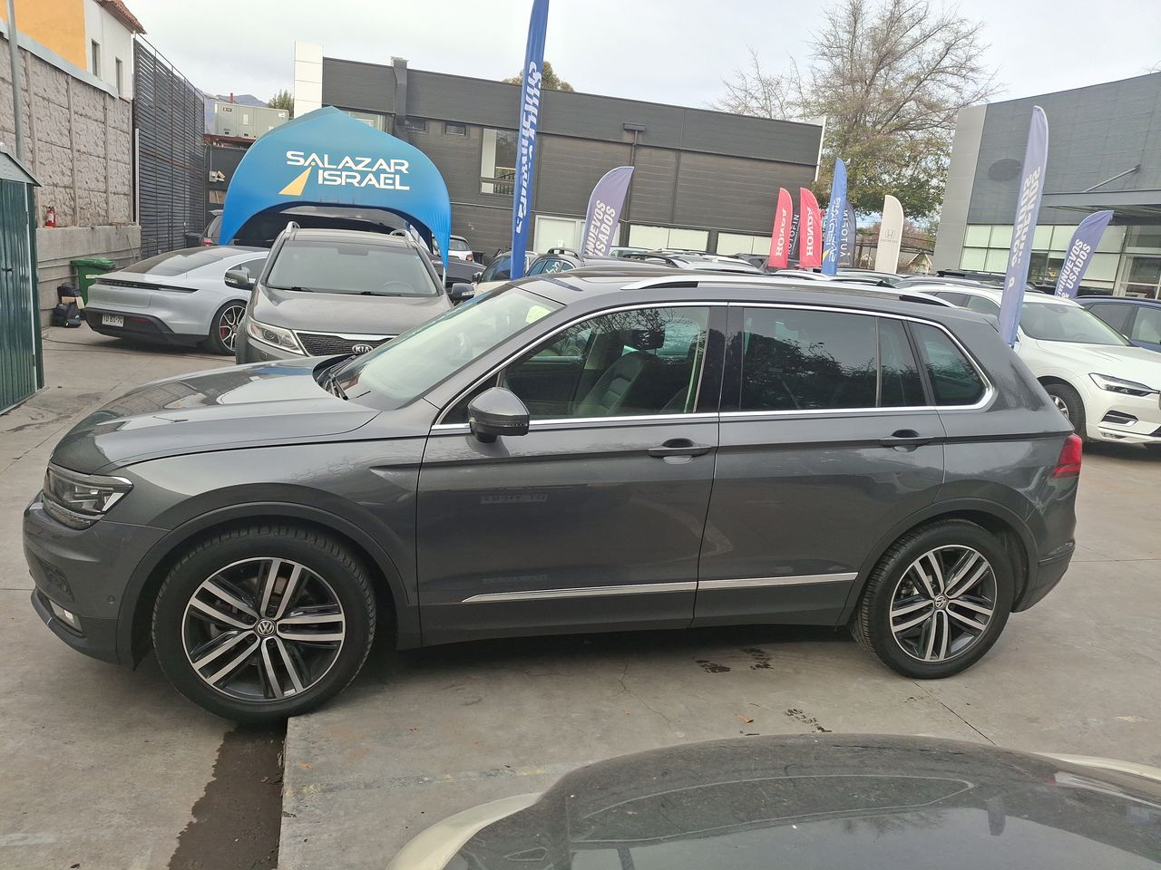 VOLKSWAGEN - 4