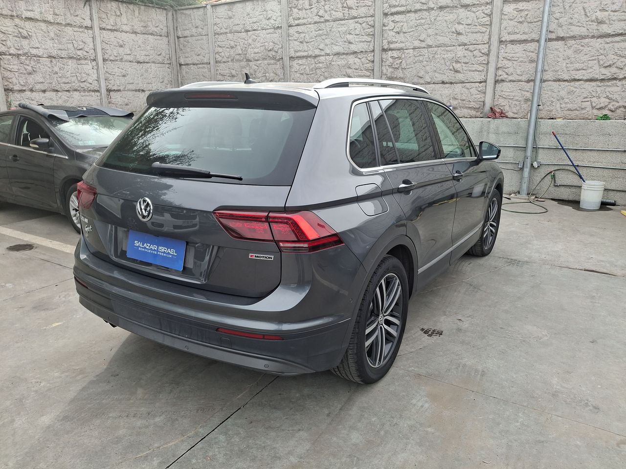 VOLKSWAGEN - 7