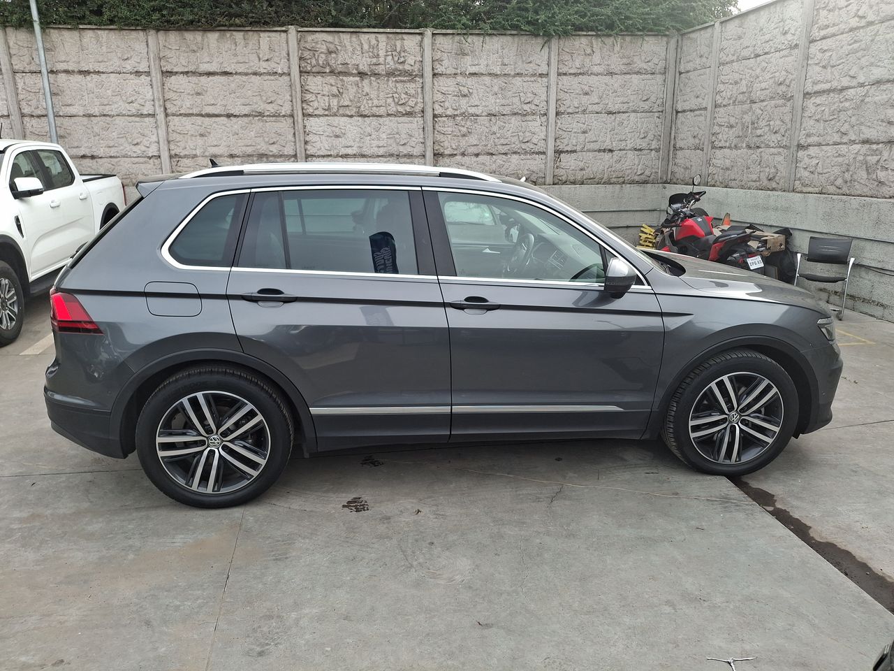 VOLKSWAGEN - 8