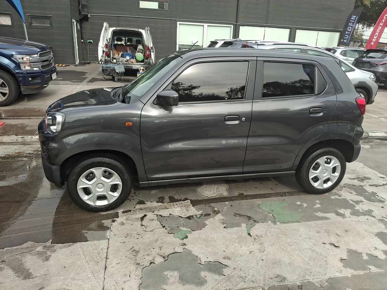 SUZUKI - 4