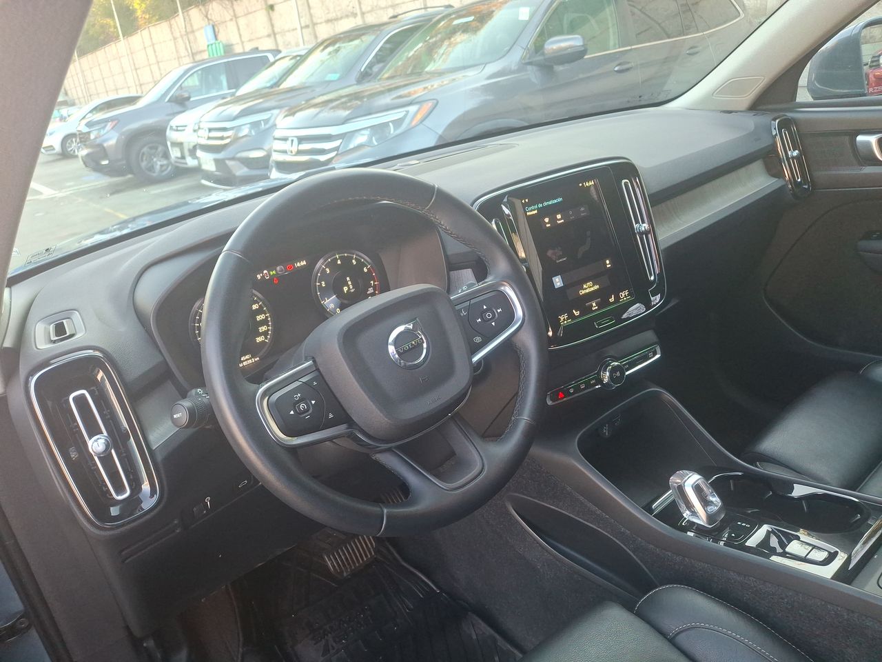 VOLVO - 30