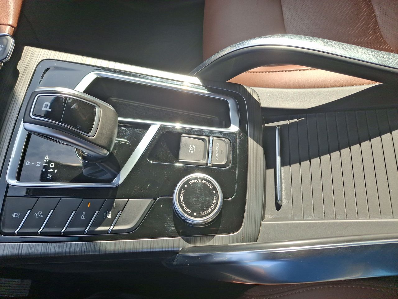 GEELY - 29