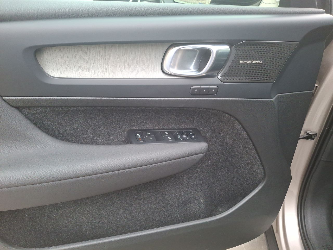 VOLVO - 20