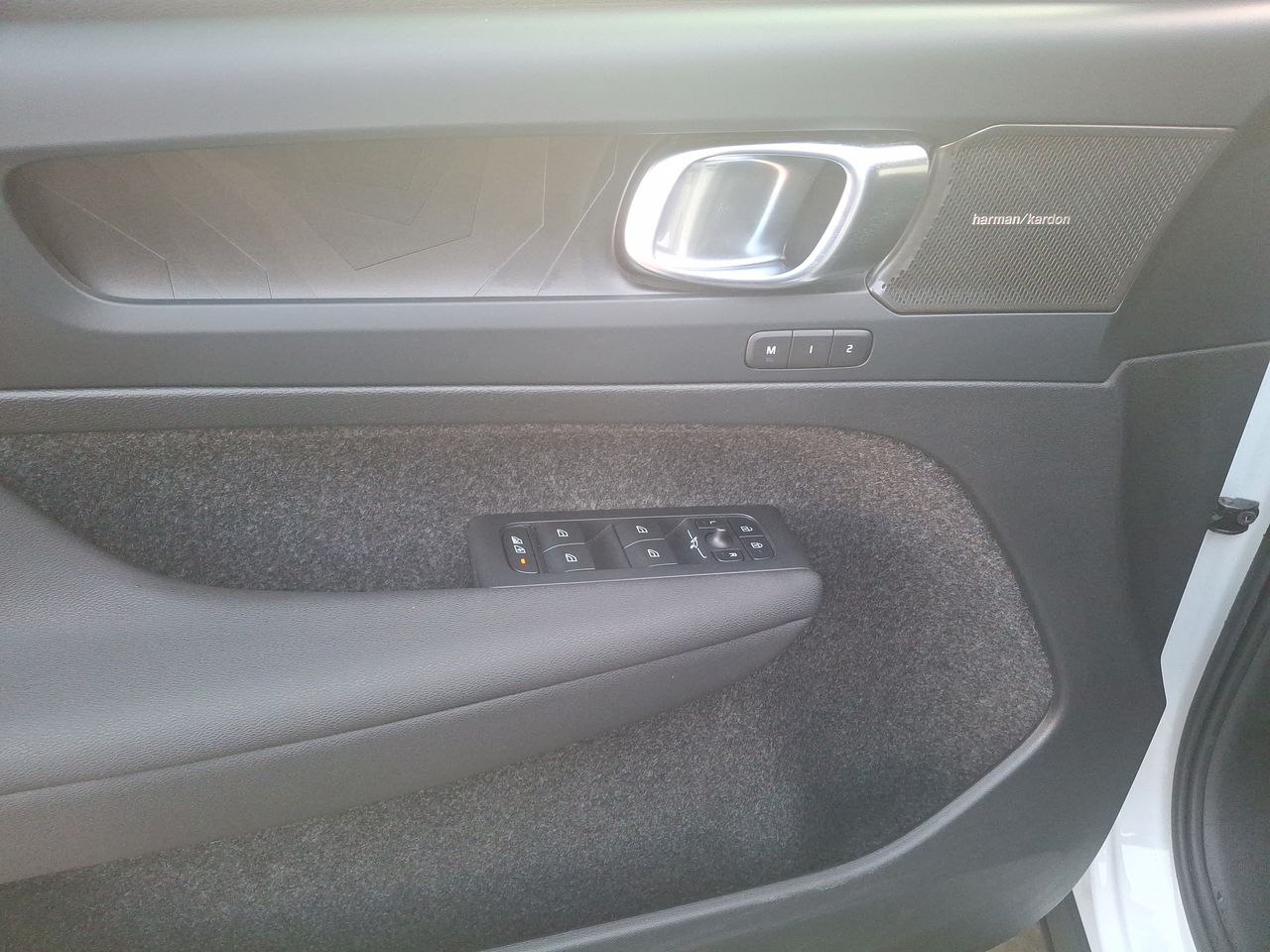 VOLVO - 20
