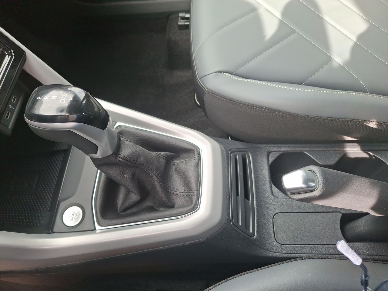 VOLKSWAGEN - 29
