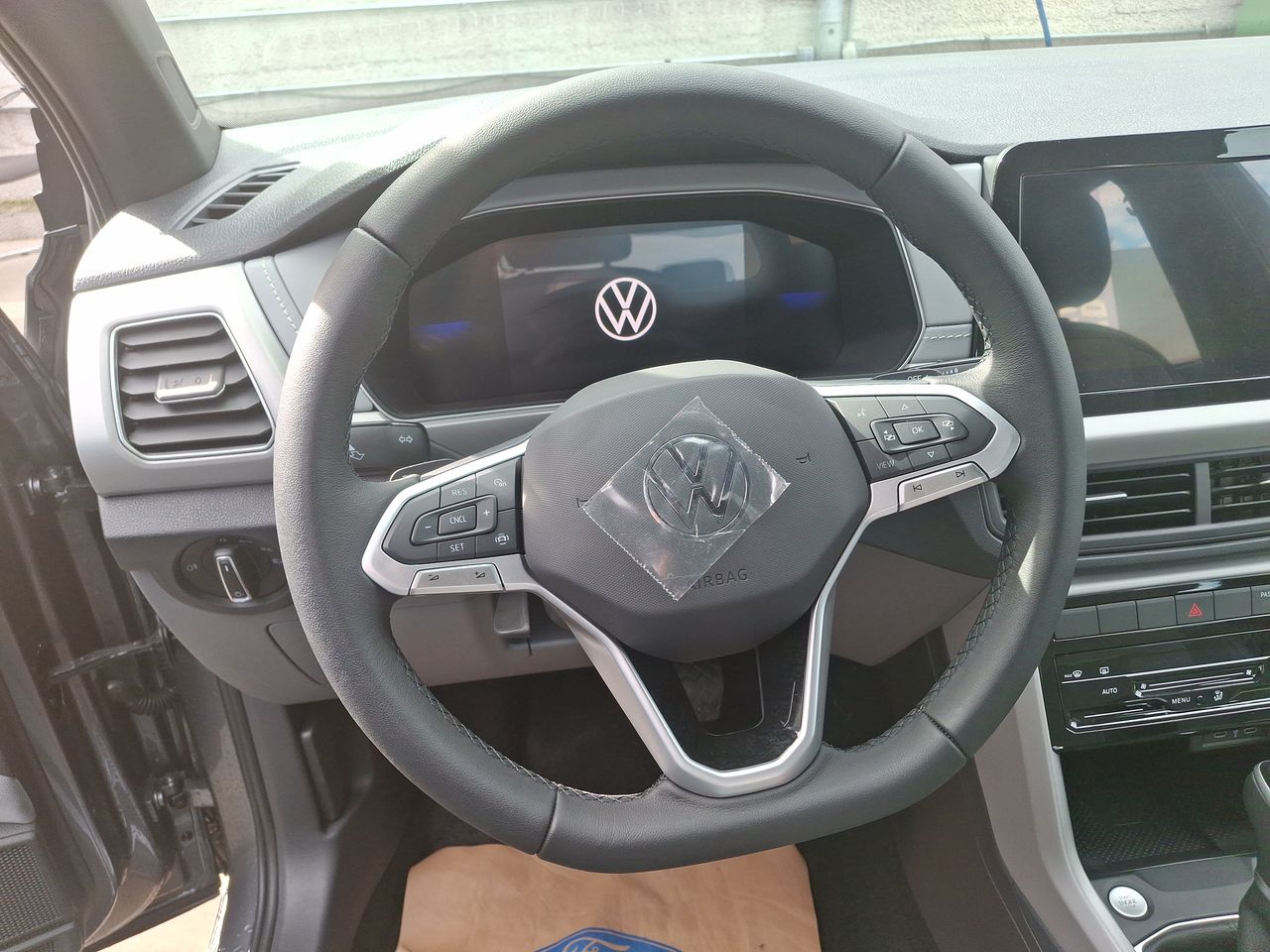 VOLKSWAGEN - 23