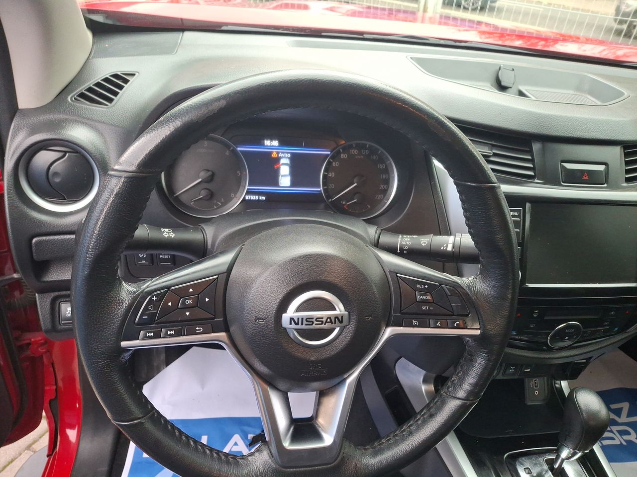 NISSAN - 25