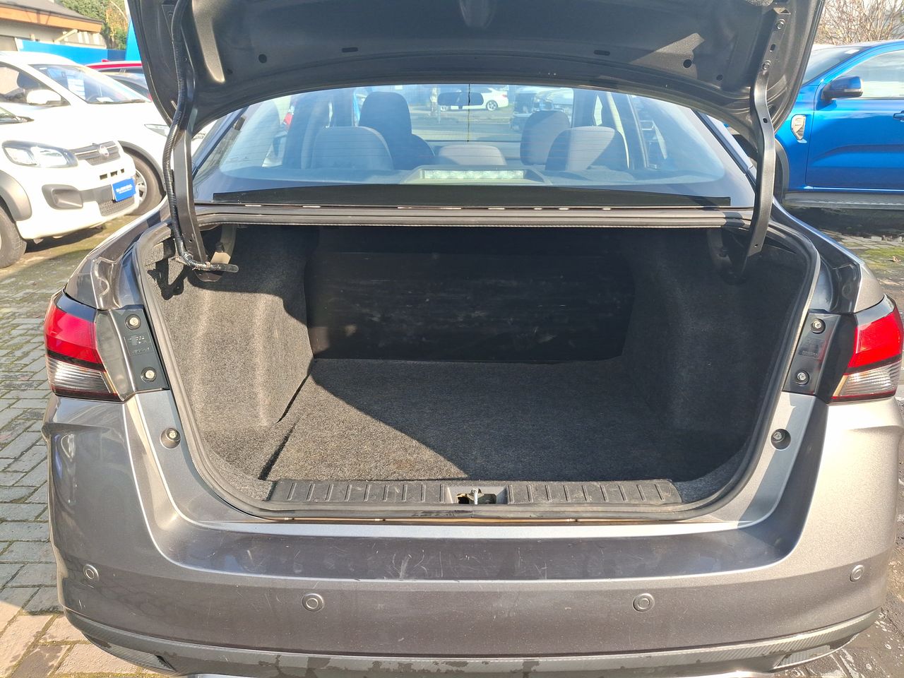 NISSAN - 20