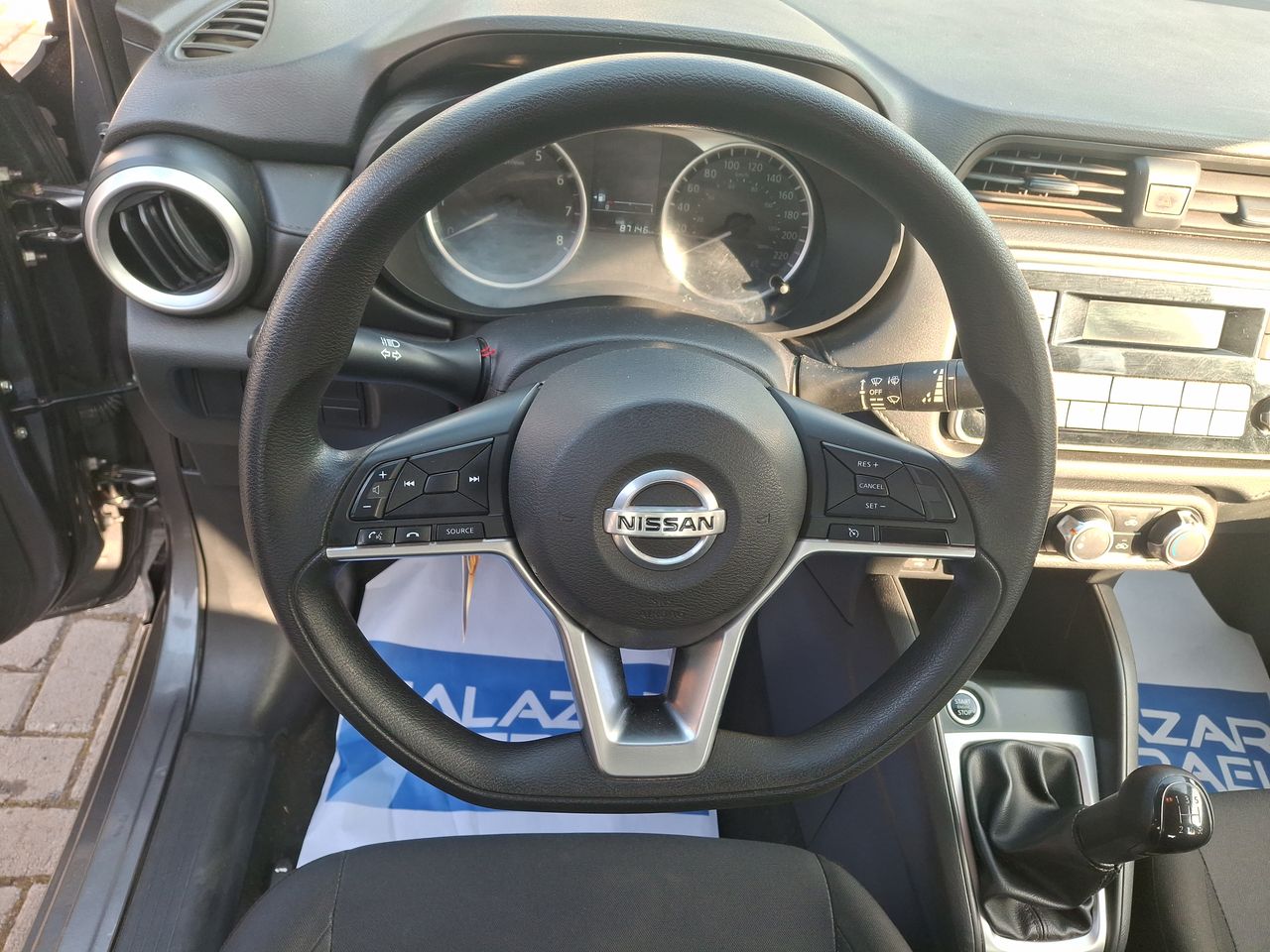NISSAN - 24