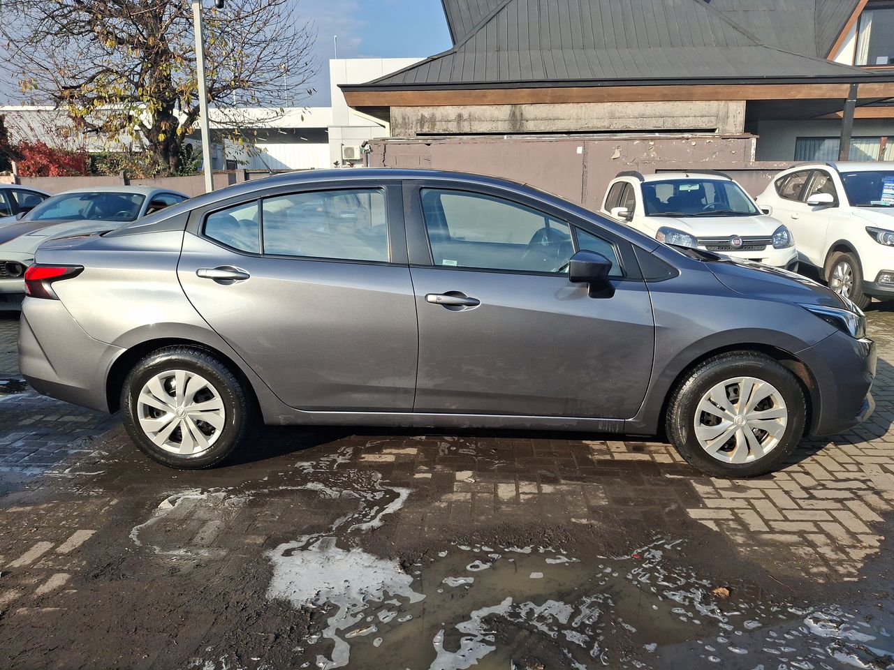 NISSAN - 8