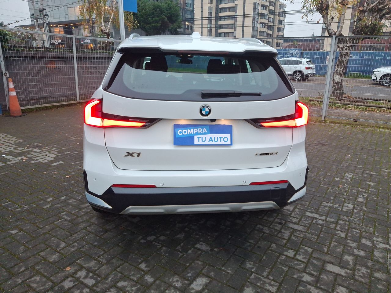 BMW - 6
