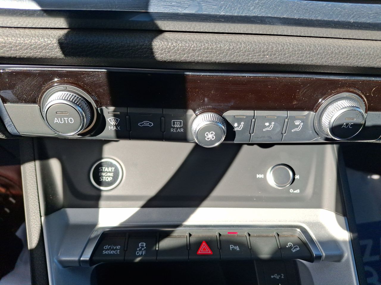 AUDI - 29