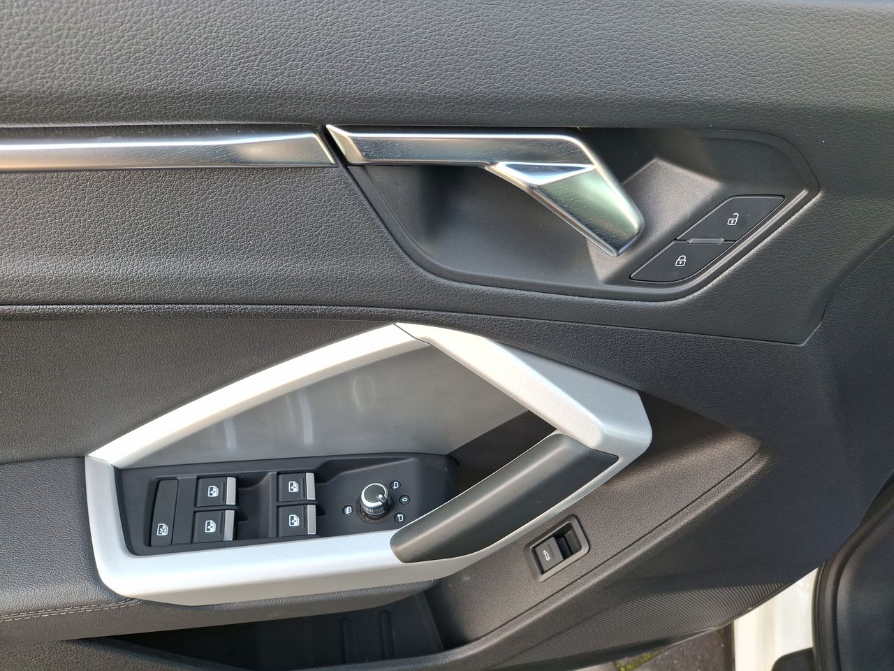AUDI - 21