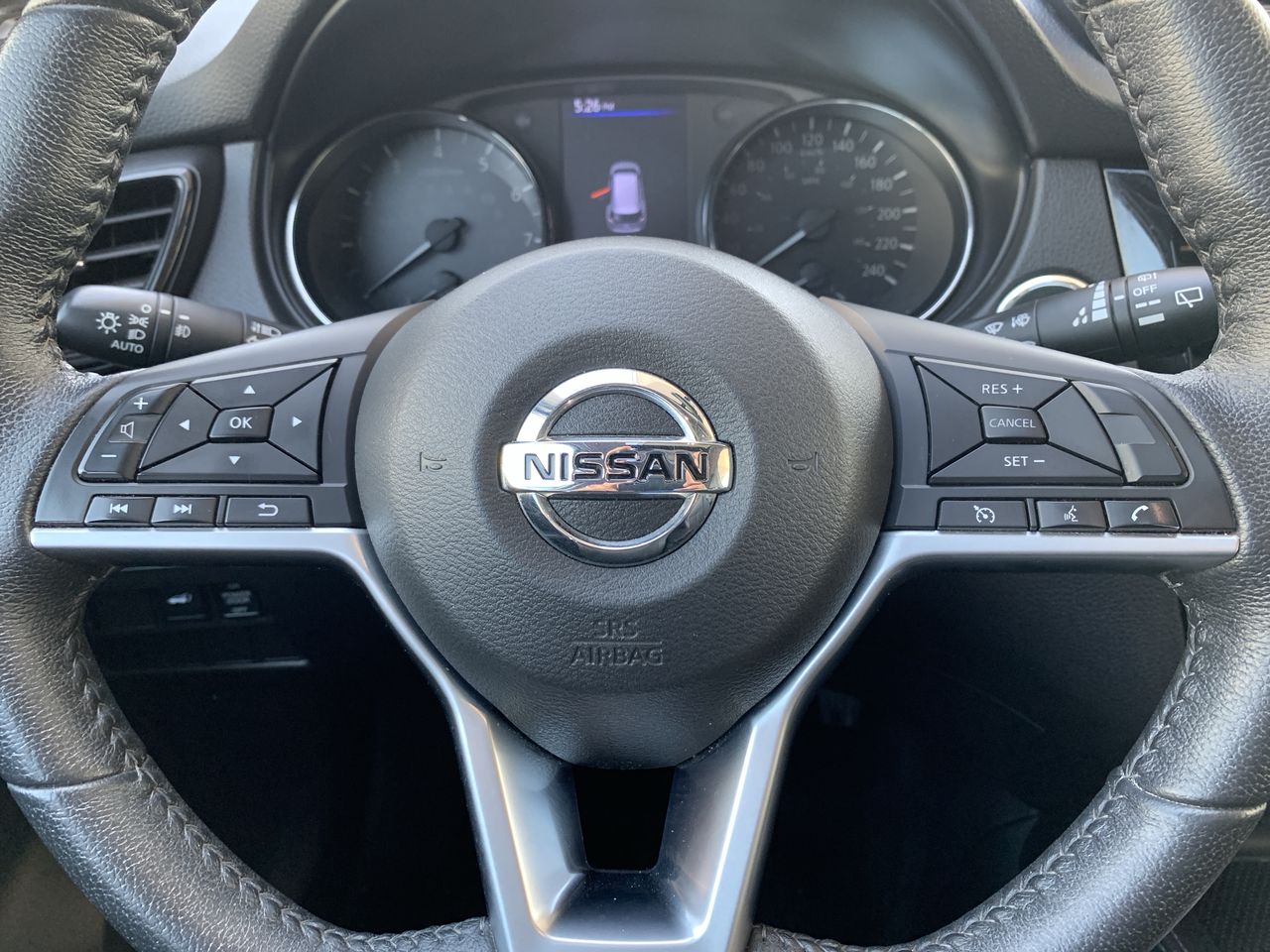 NISSAN - 27