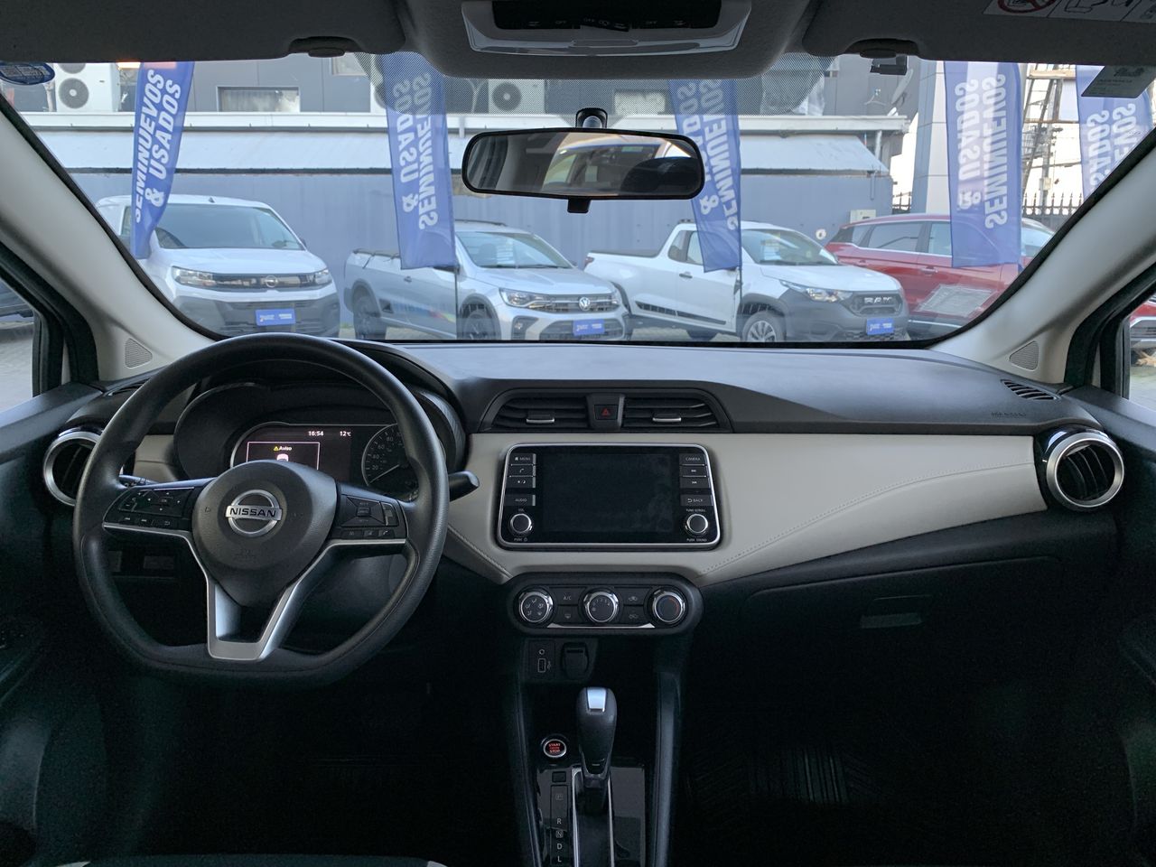NISSAN - 32