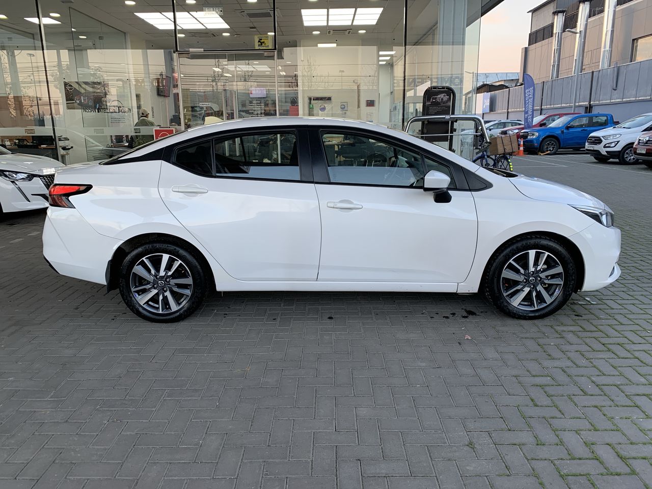 NISSAN - 8