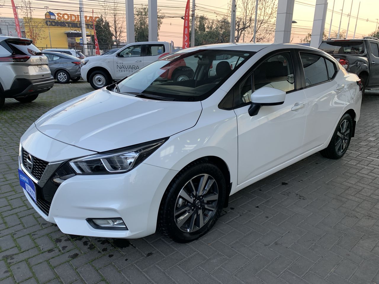 NISSAN - 3