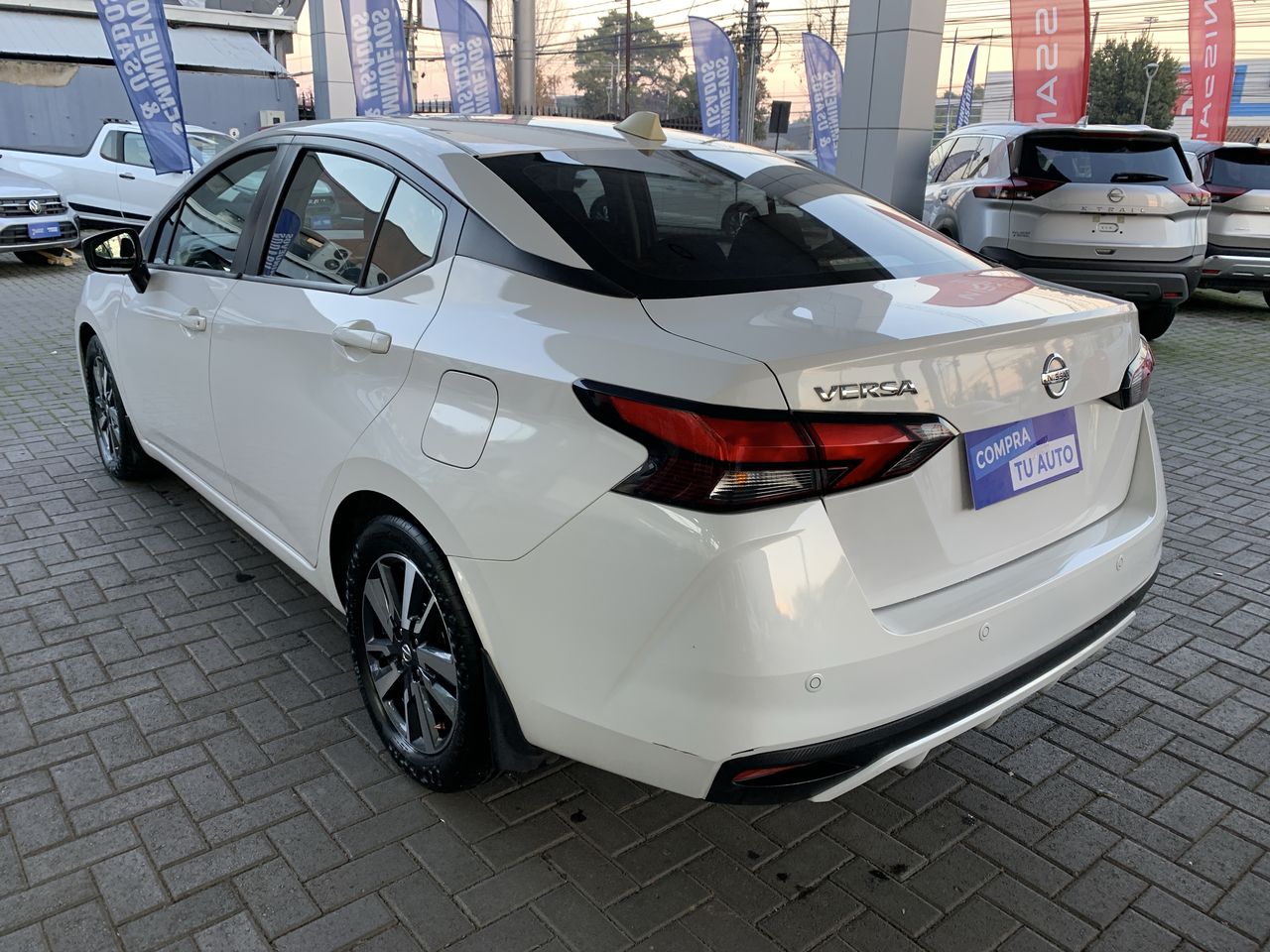 NISSAN - 5