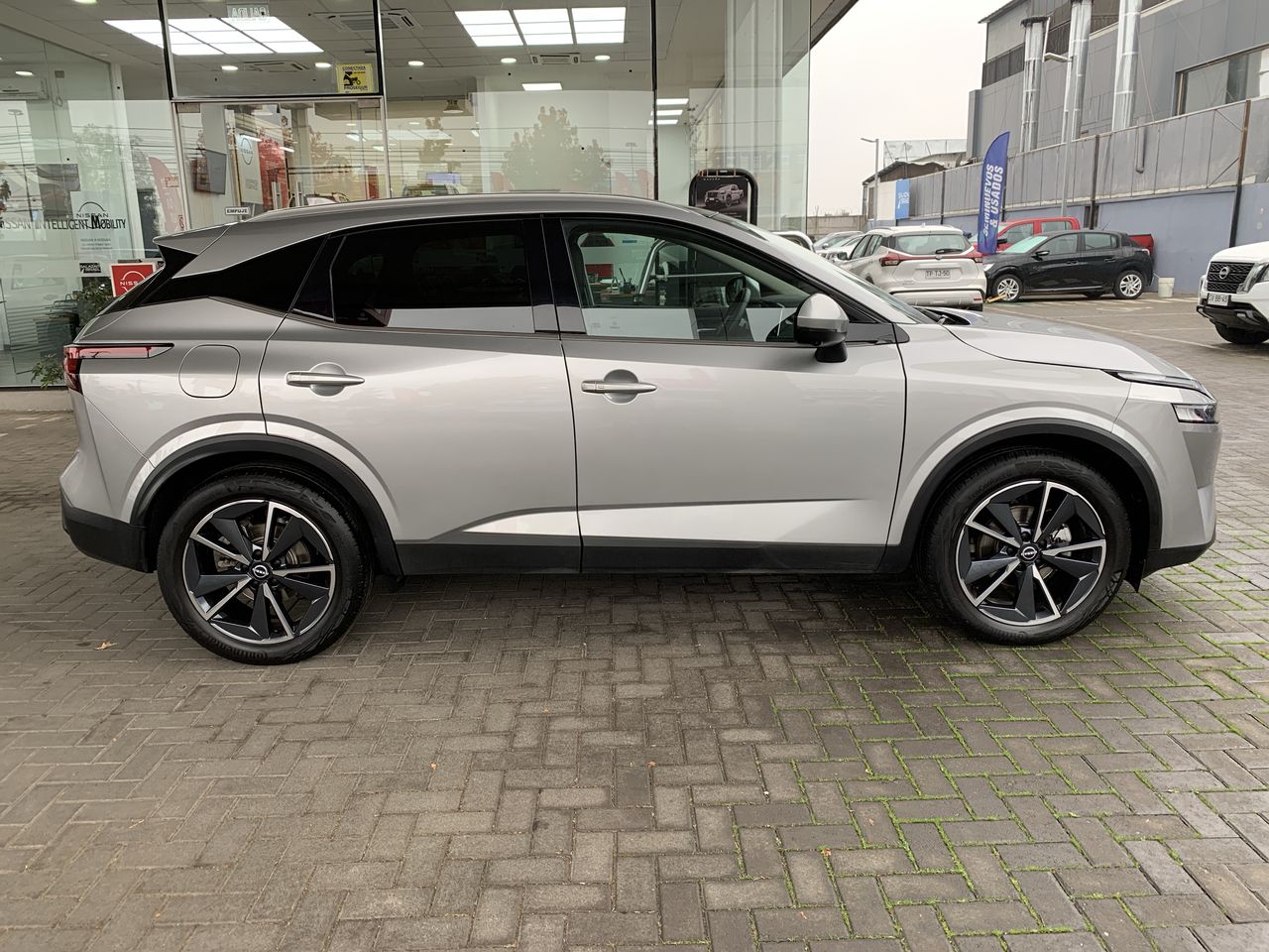 NISSAN - 8