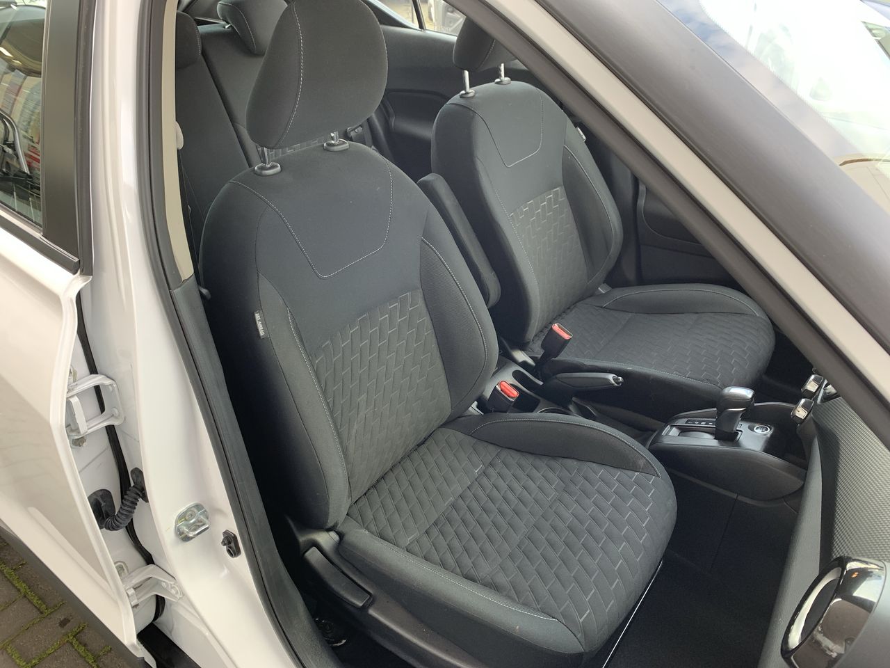 NISSAN - 33