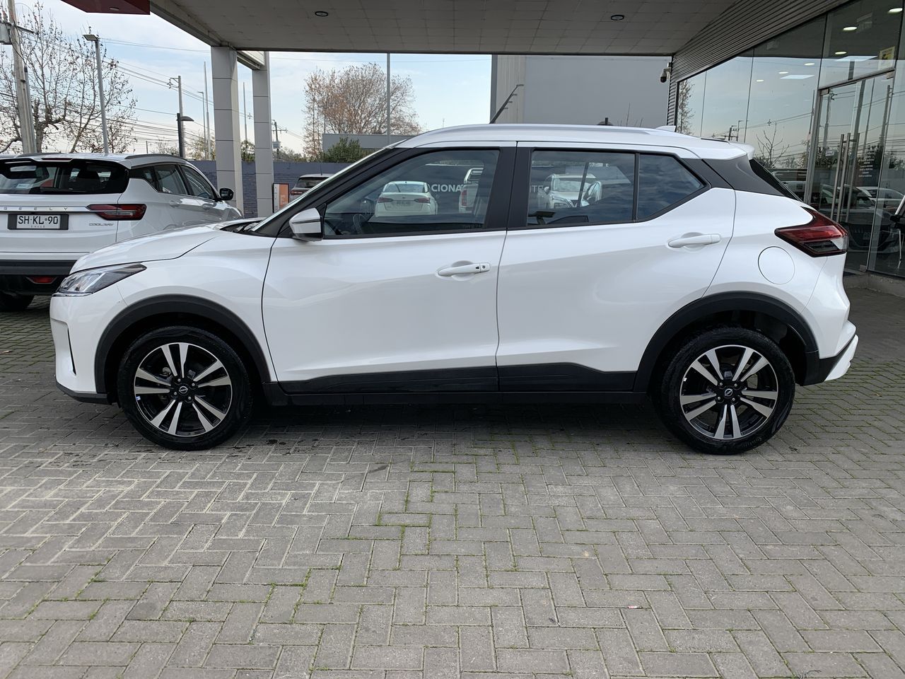 NISSAN - 4