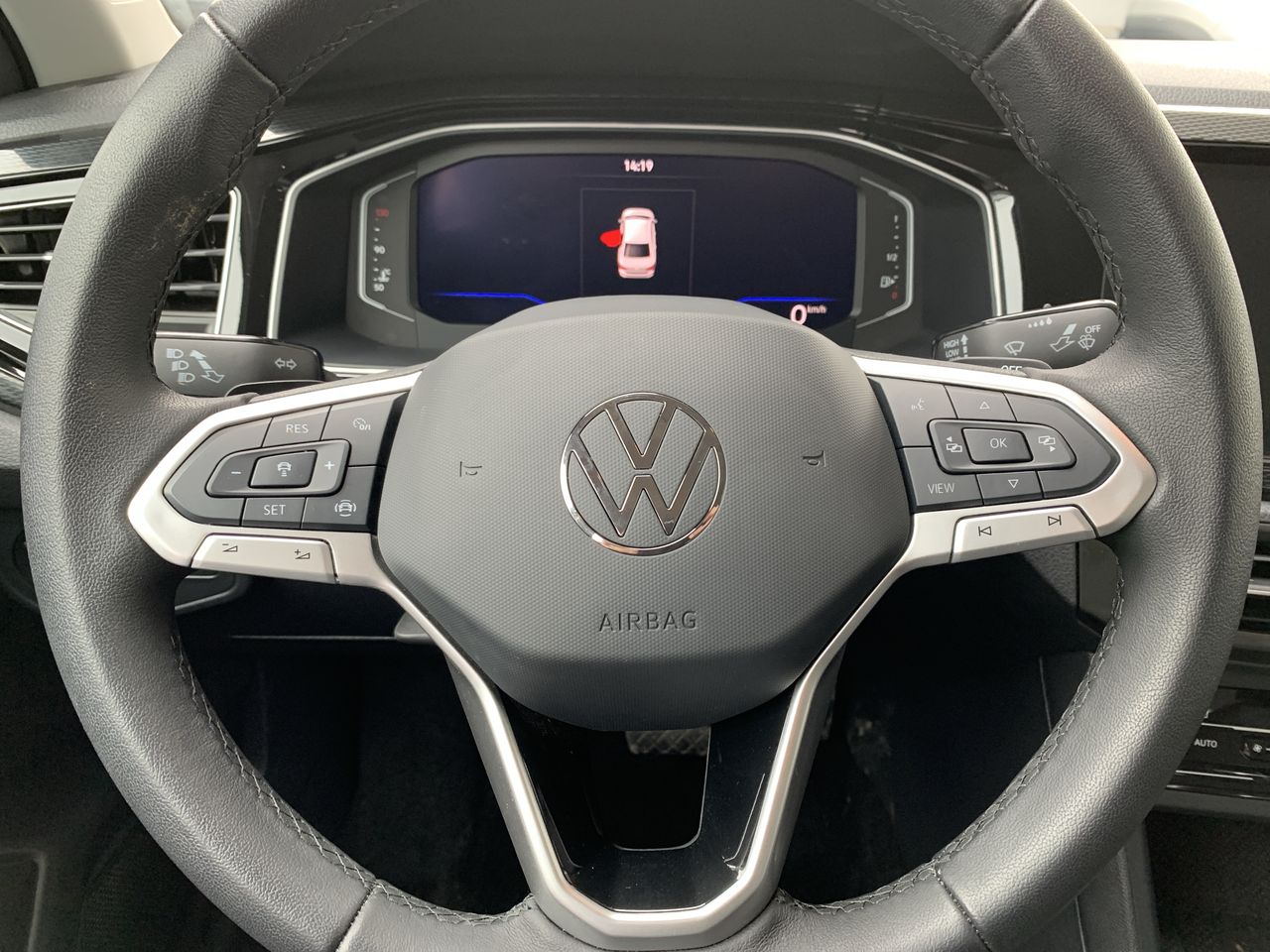 VOLKSWAGEN - 26