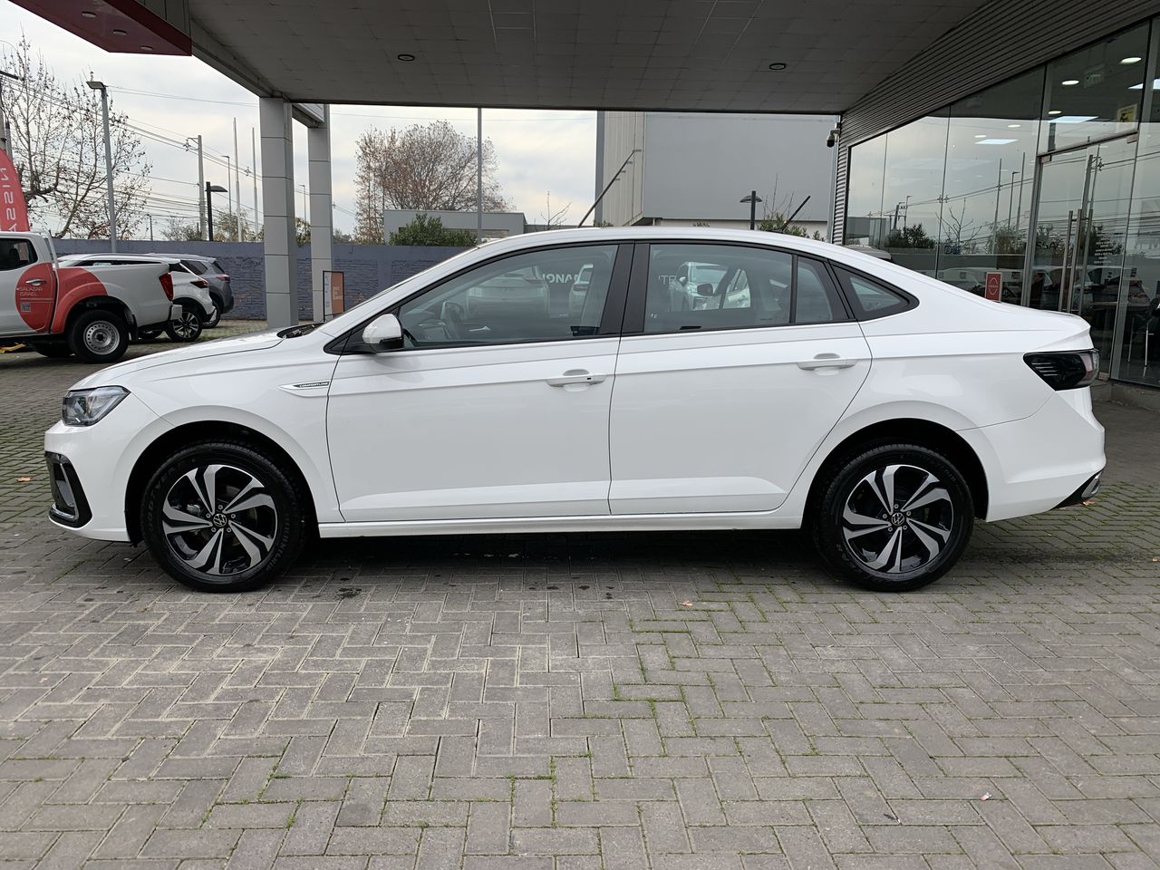 VOLKSWAGEN - 4