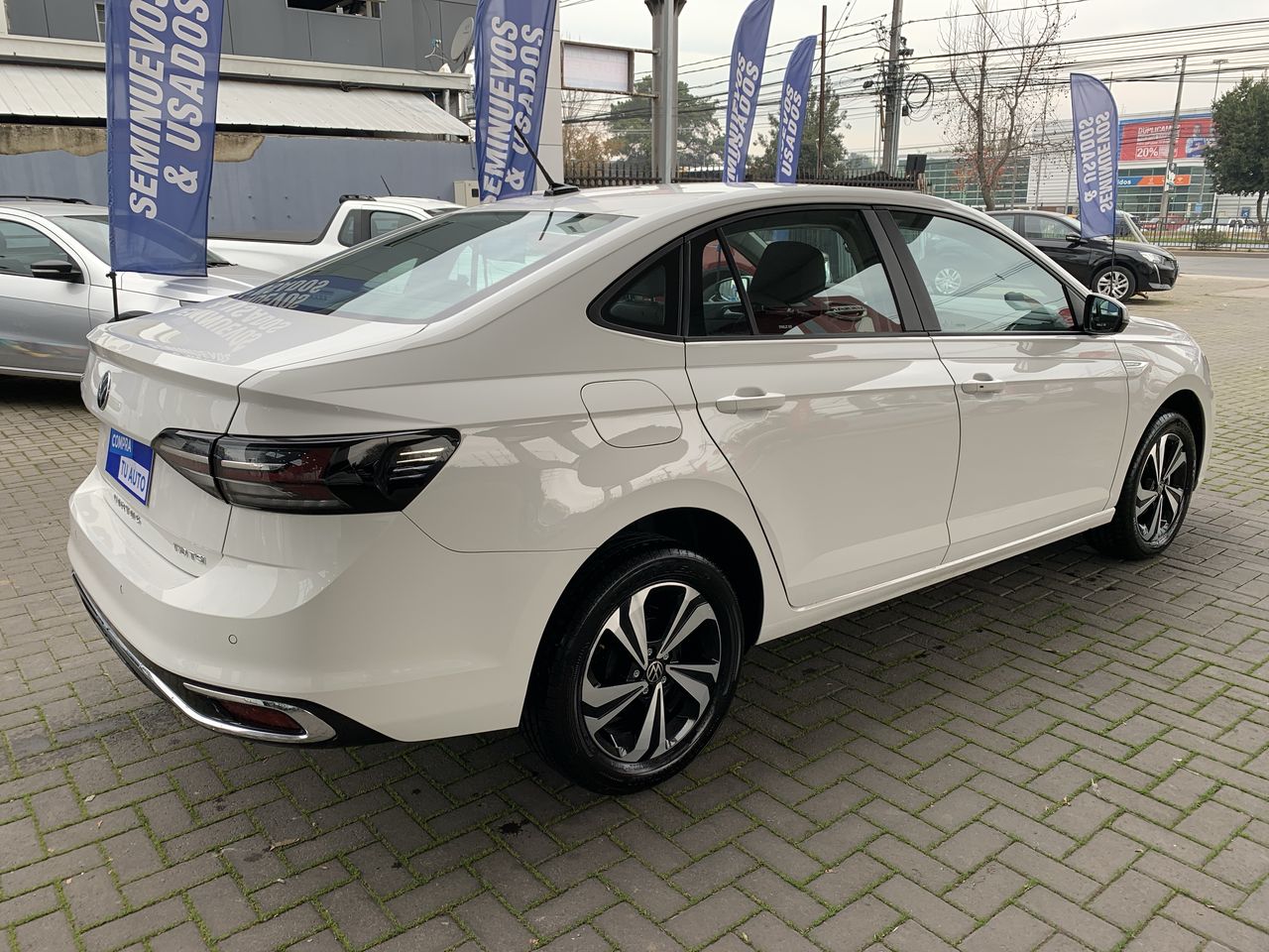 VOLKSWAGEN - 7