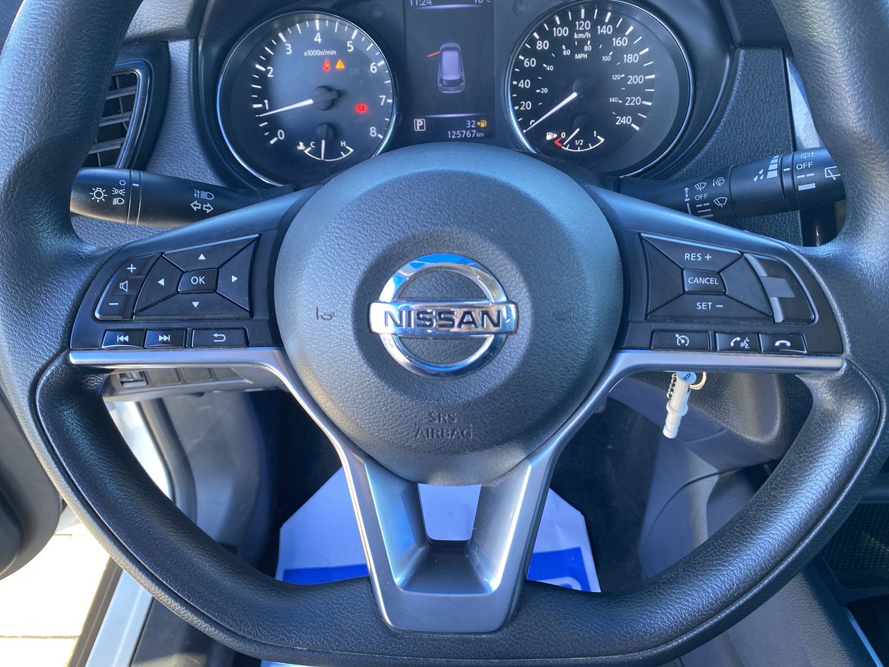 NISSAN - 24