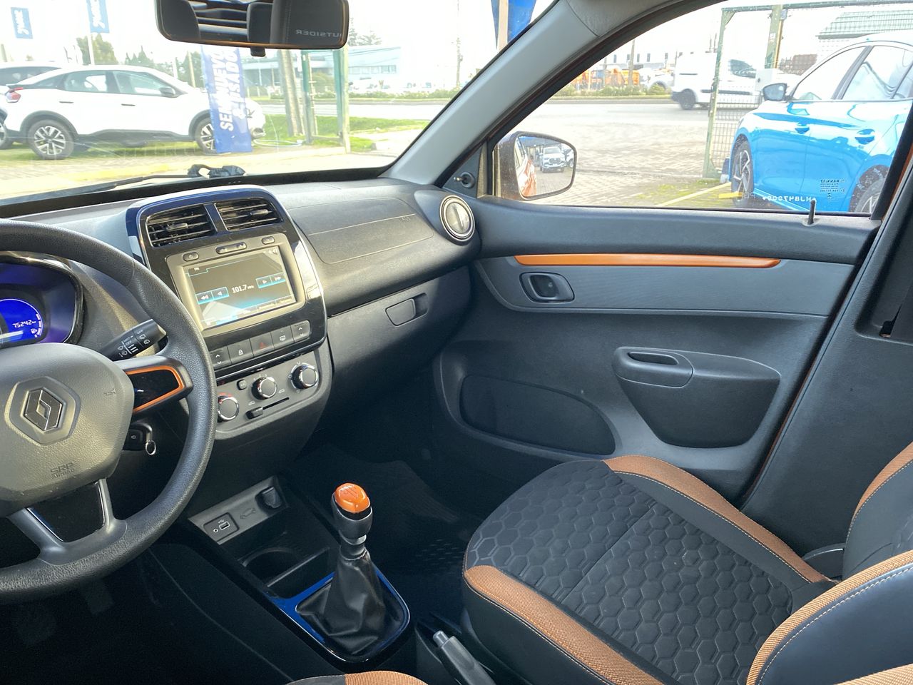 RENAULT - 10