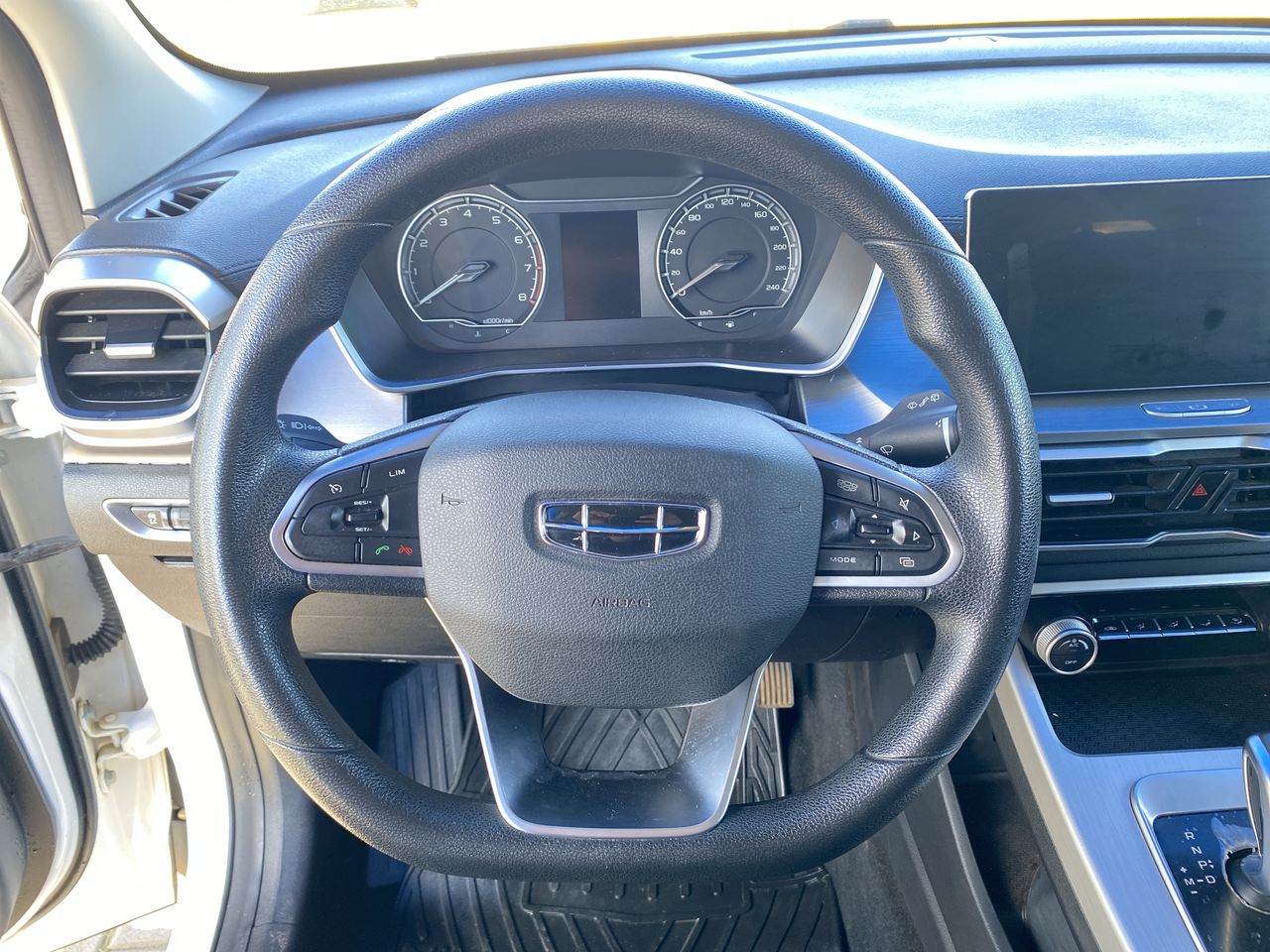 GEELY - 24