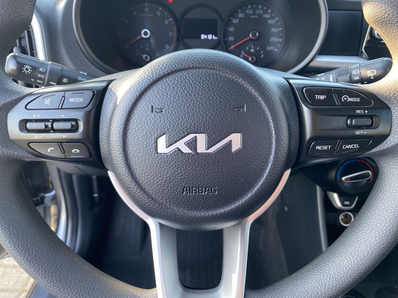 KIA - 25