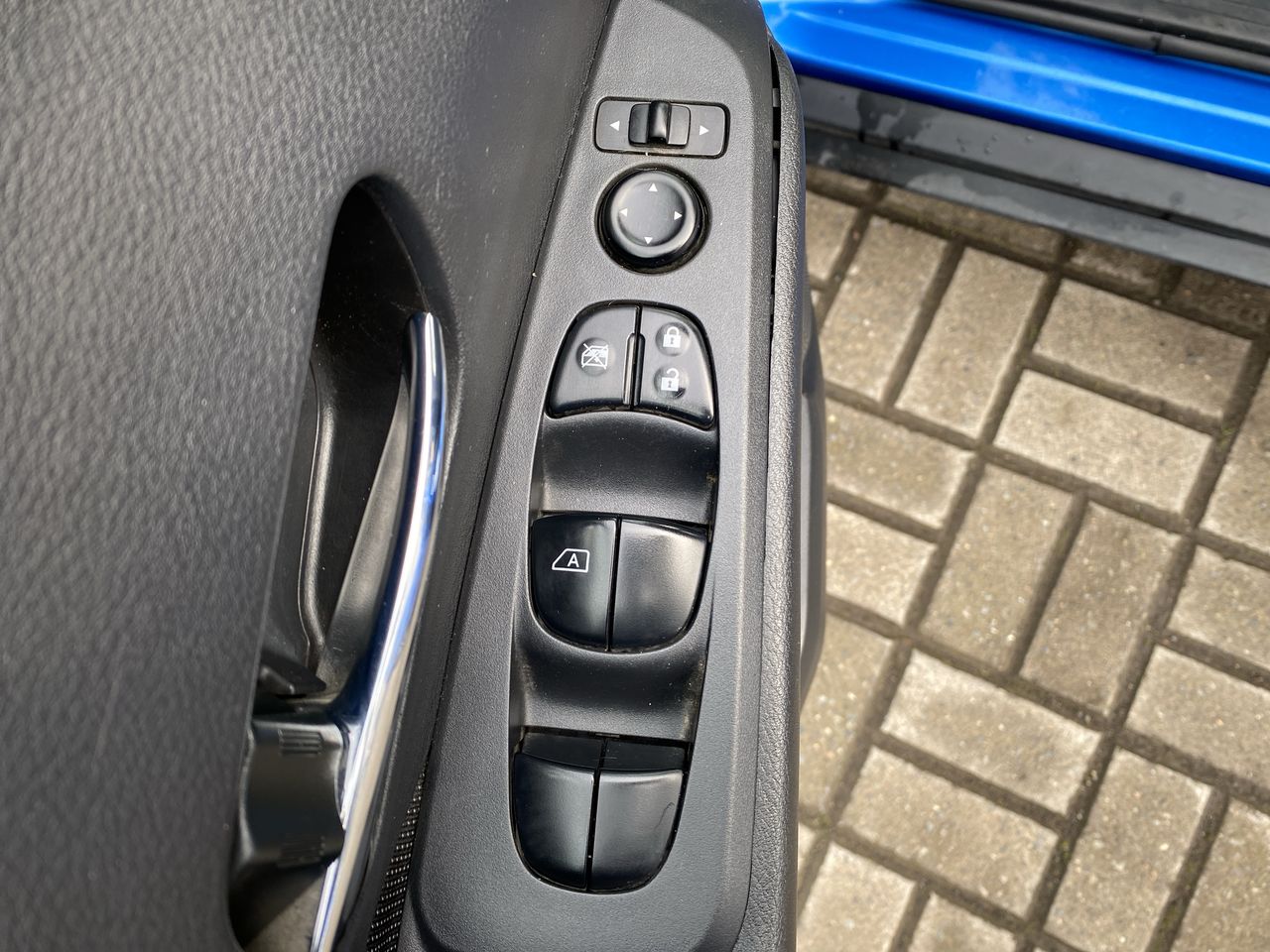 NISSAN - 21