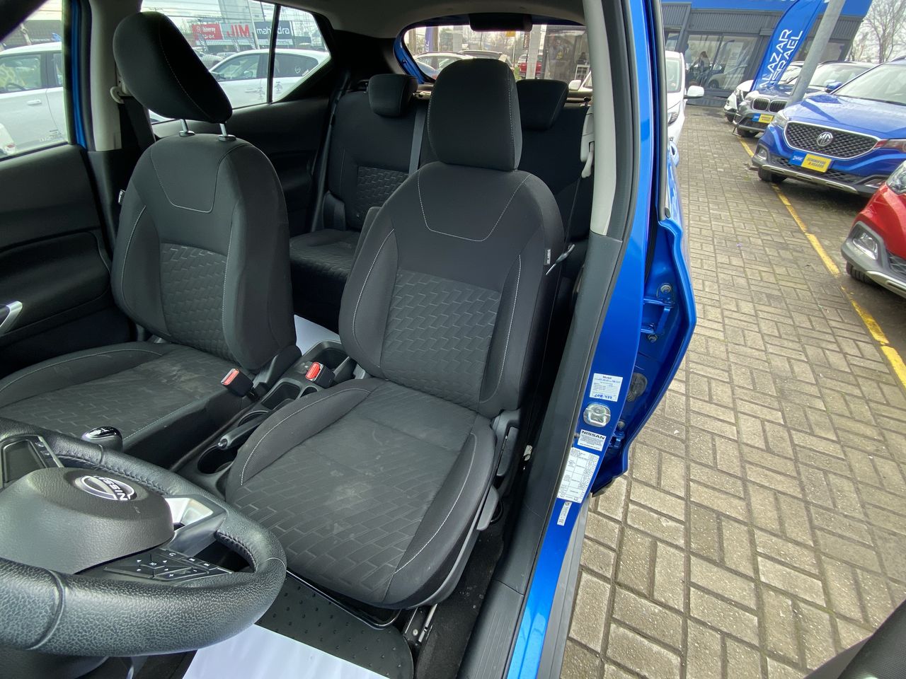 NISSAN - 23