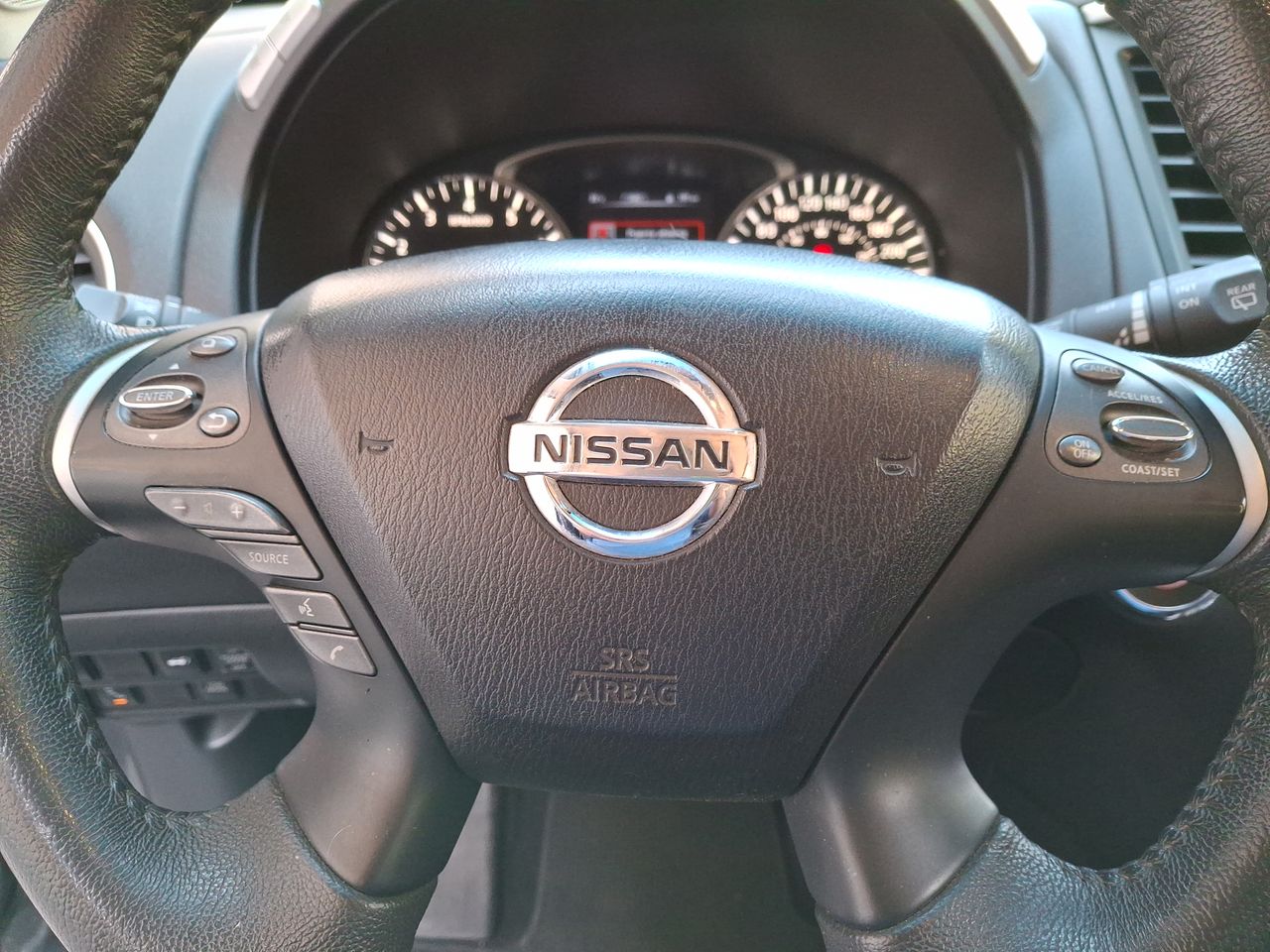 NISSAN - 26