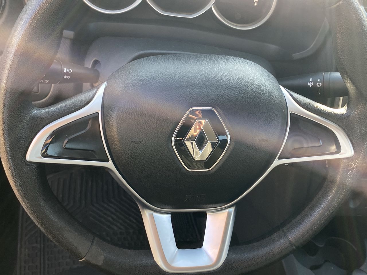 RENAULT - 26