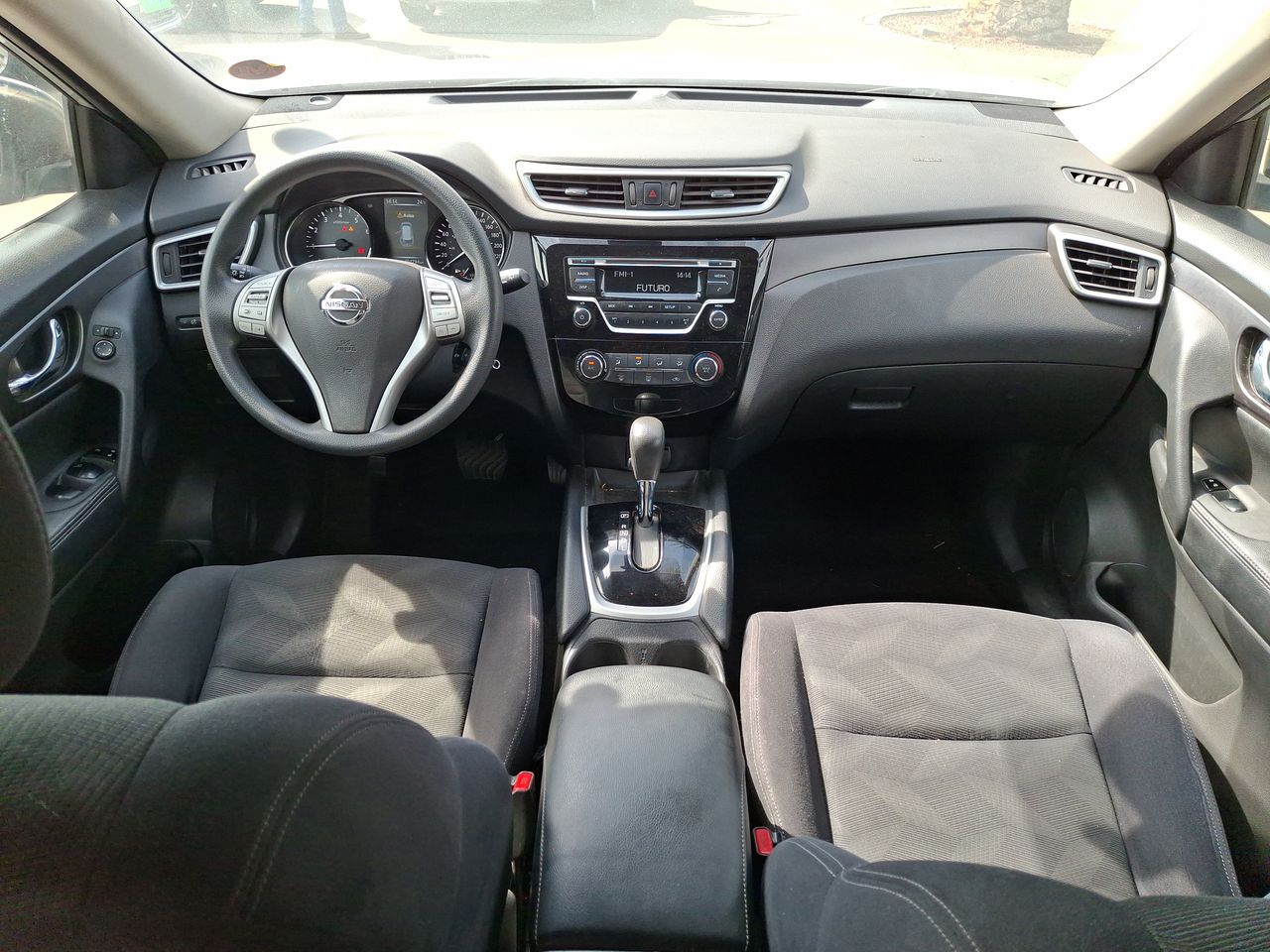 NISSAN - 32