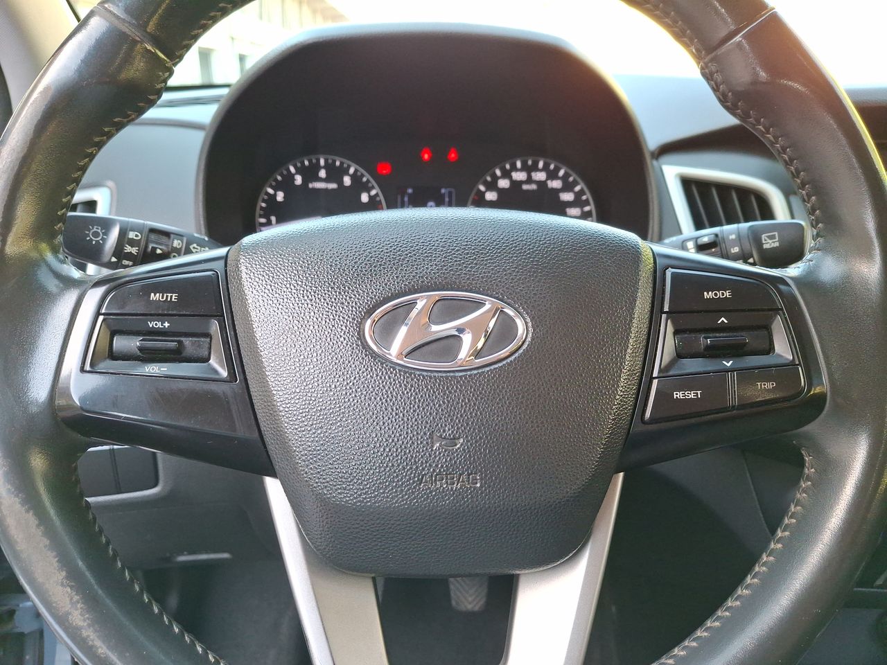 HYUNDAI - 26