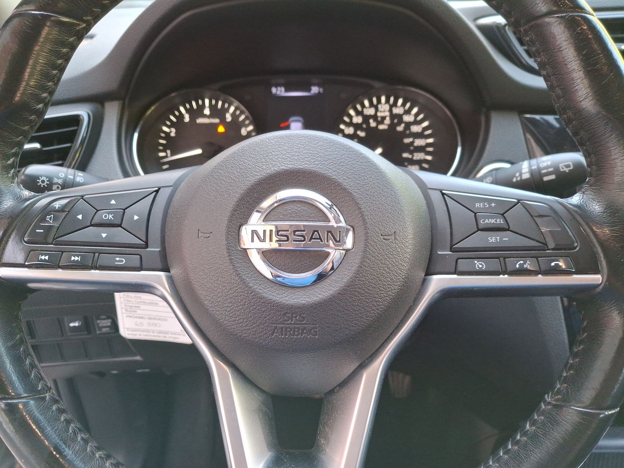 NISSAN - 26