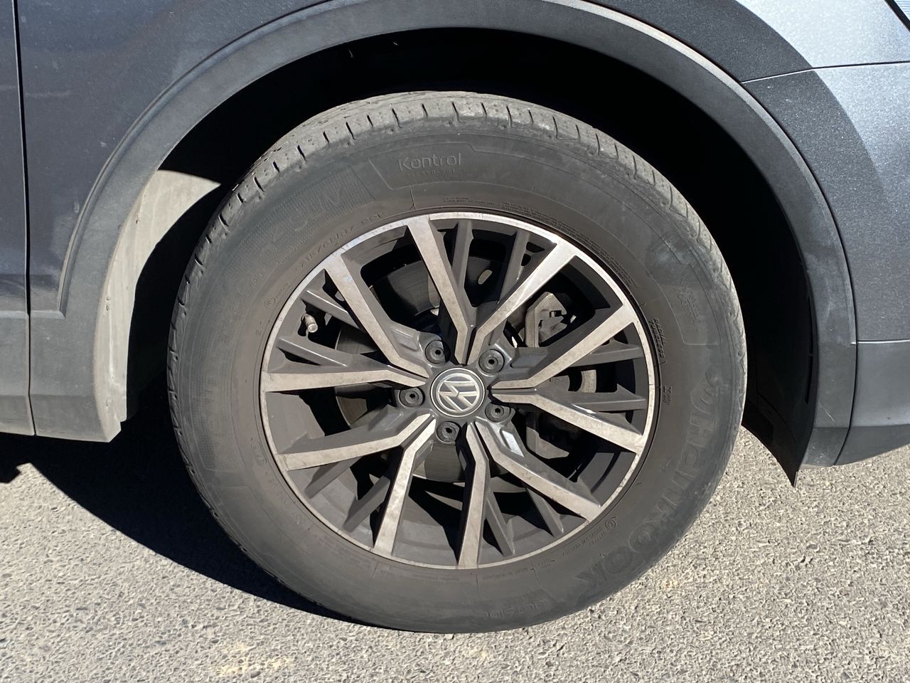 VOLKSWAGEN - 17
