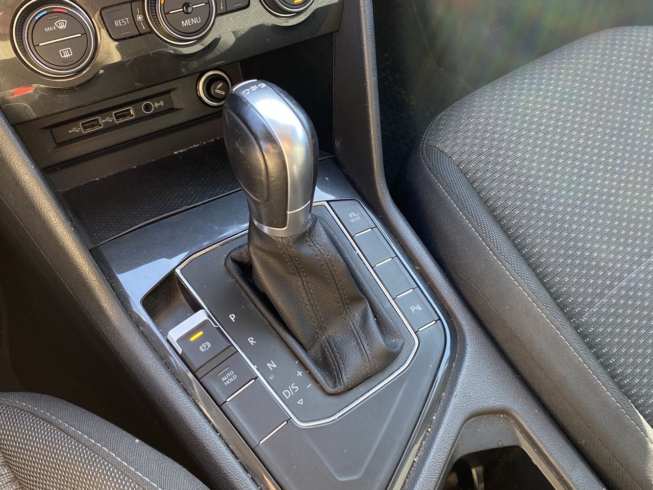 VOLKSWAGEN - 32