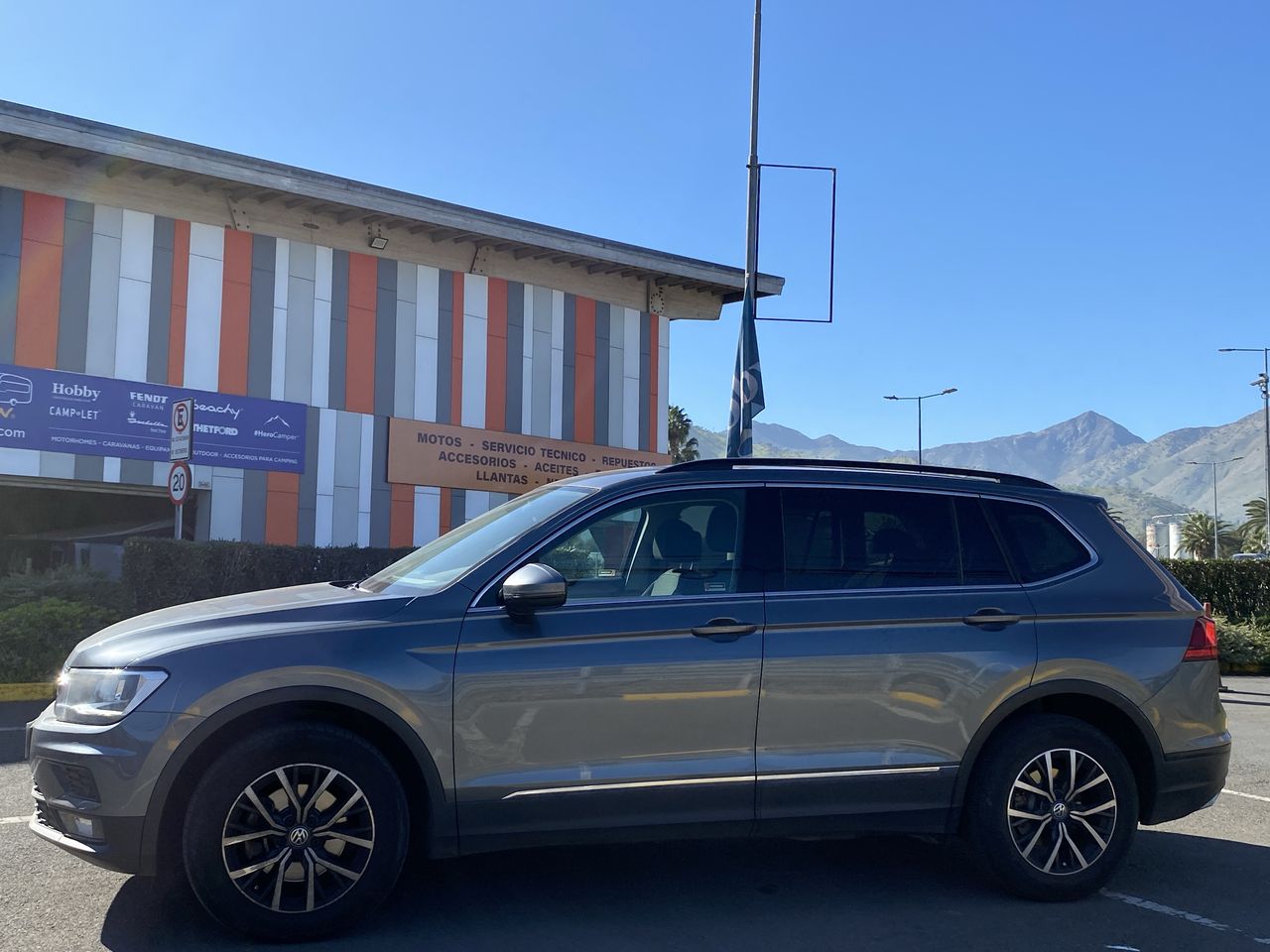 VOLKSWAGEN - 4
