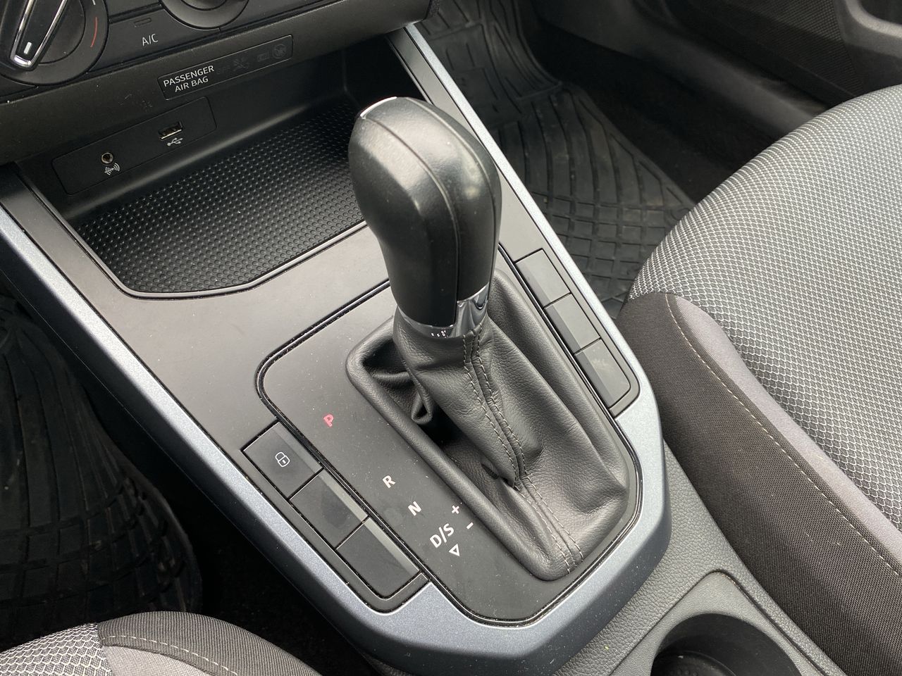SEAT - 32