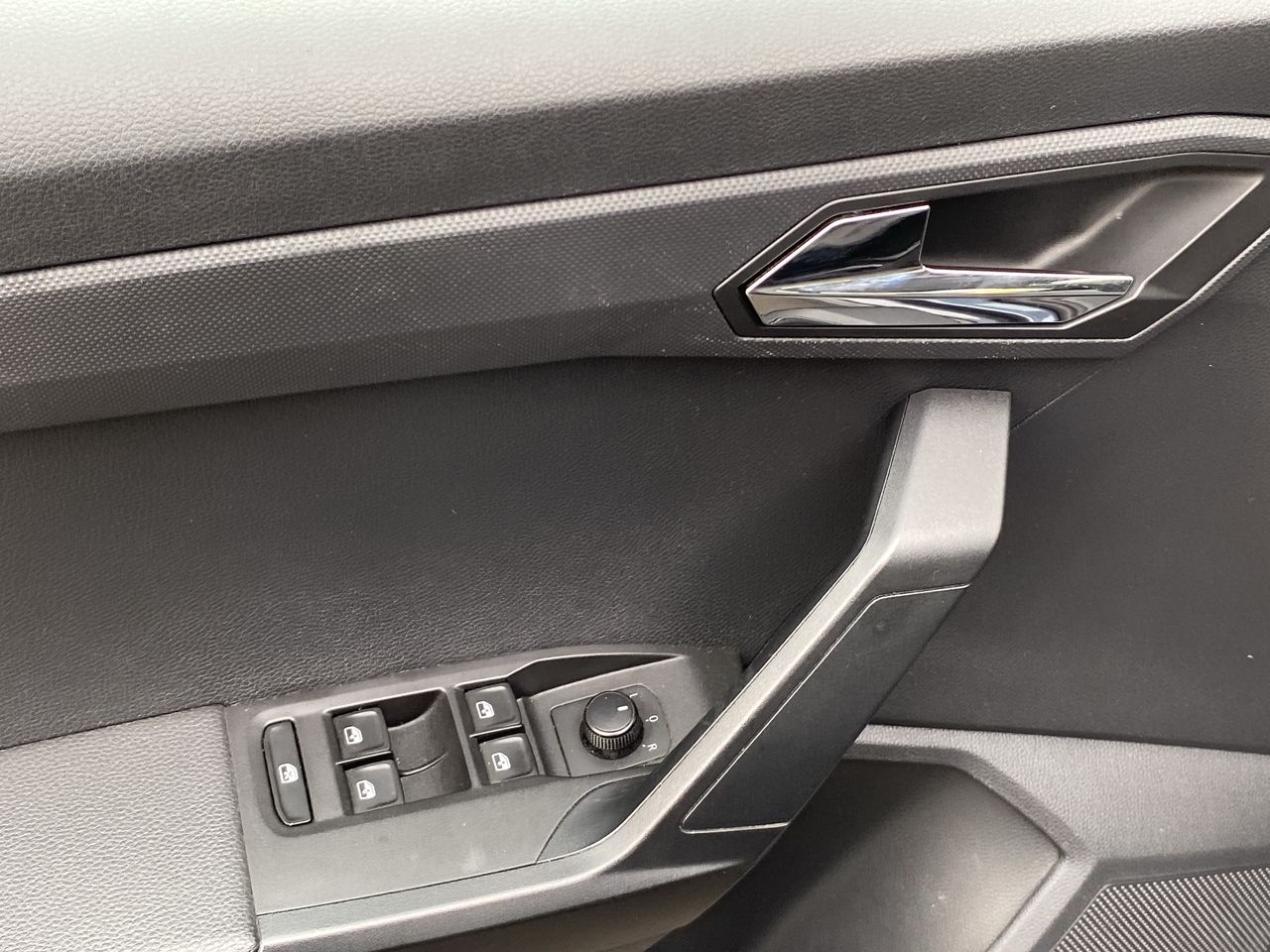 SEAT - 23