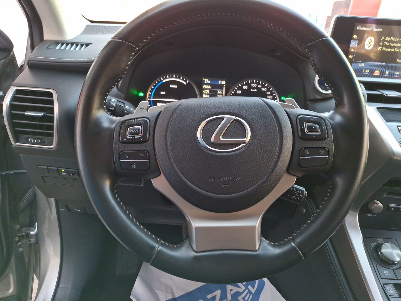 LEXUS - 25