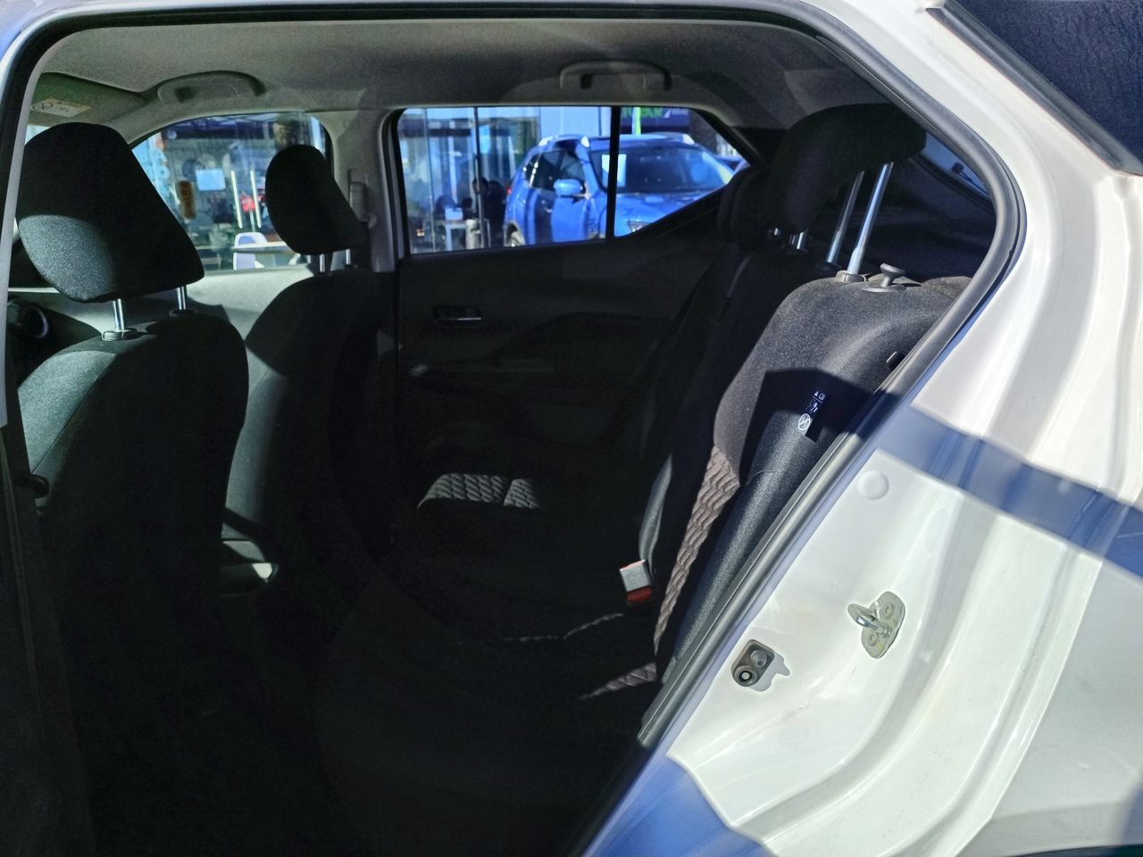 NISSAN - 33