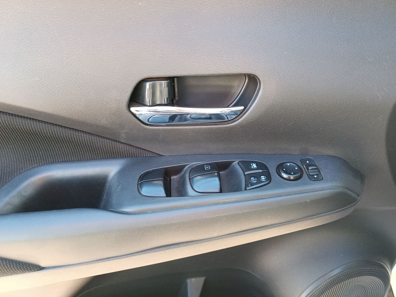 NISSAN - 22