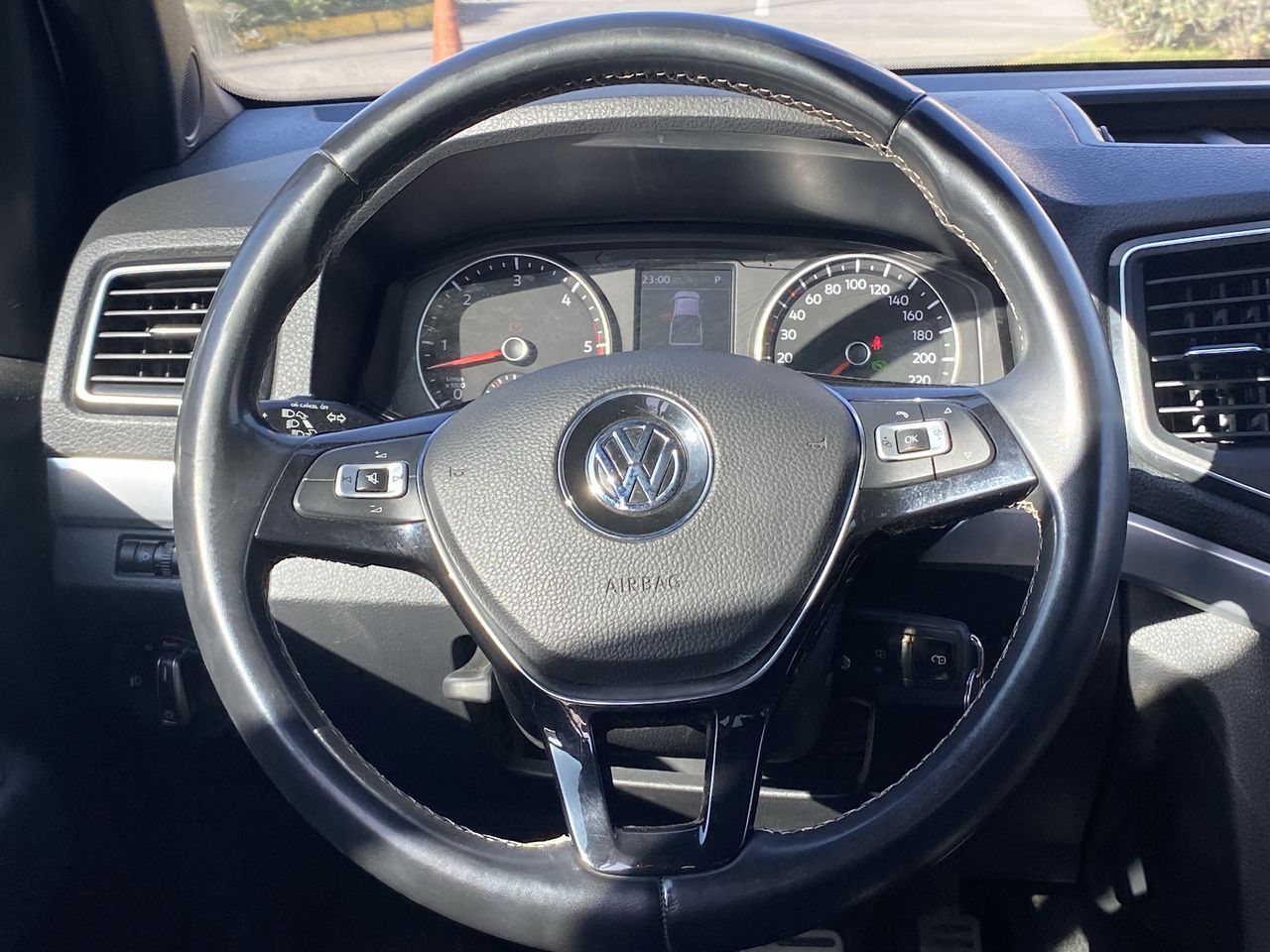 VOLKSWAGEN - 26